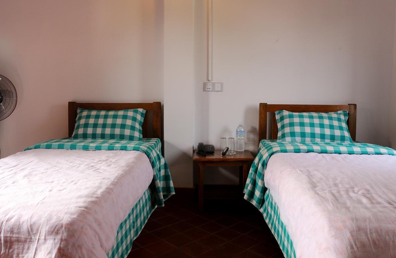 Bravo Hotel Kathmandu Buitenkant foto