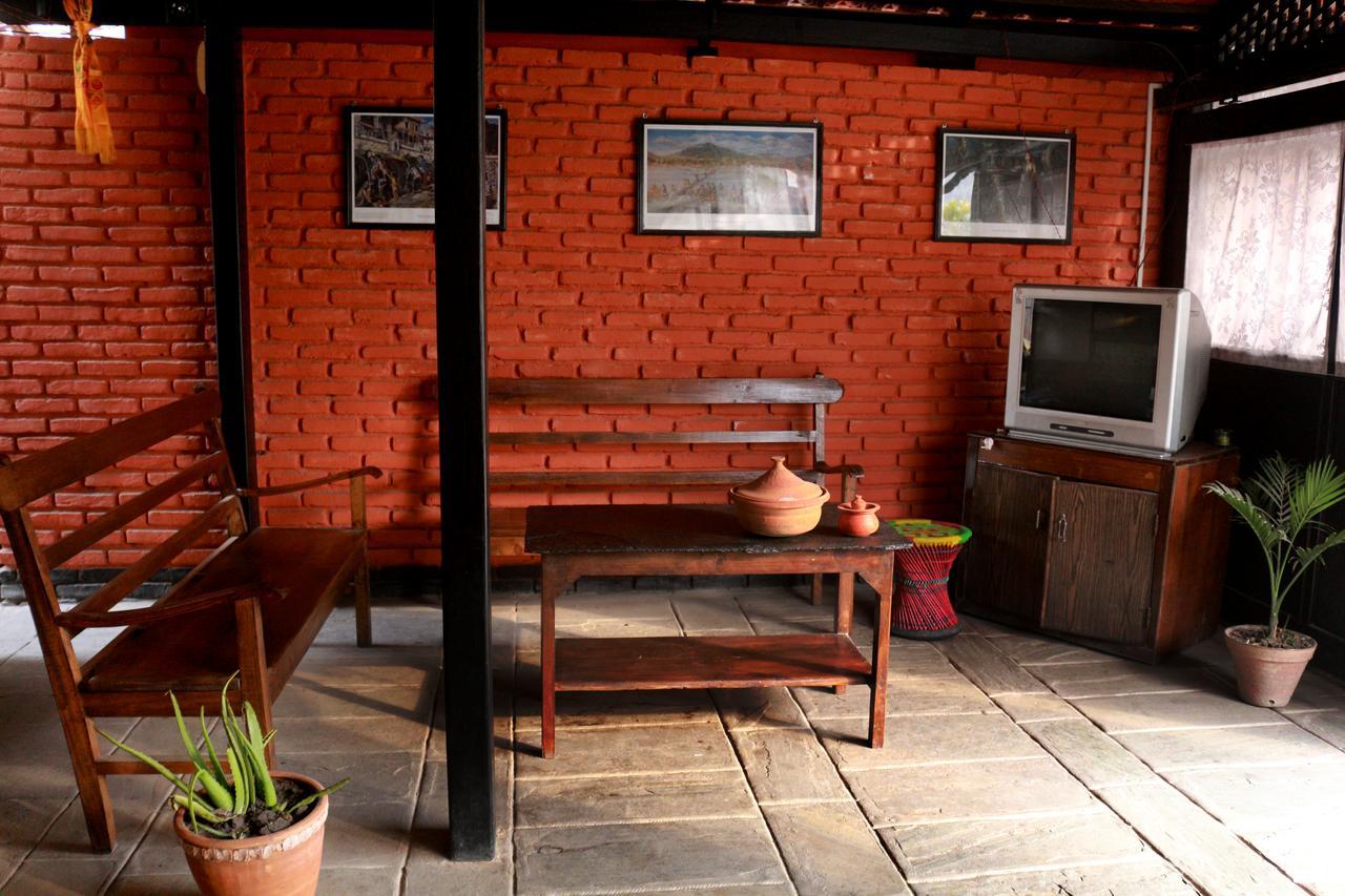 Bravo Hotel Kathmandu Buitenkant foto