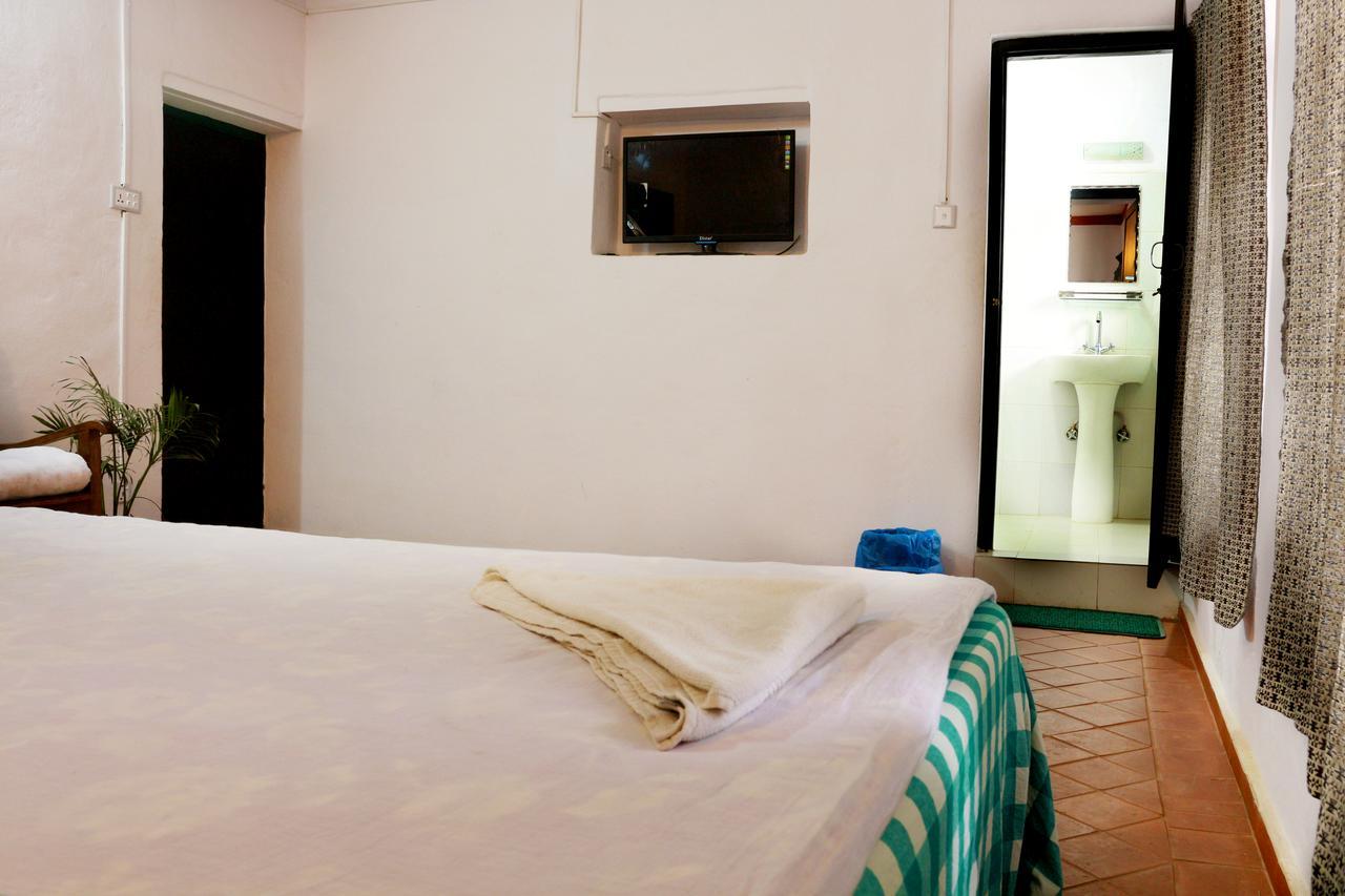Bravo Hotel Kathmandu Buitenkant foto