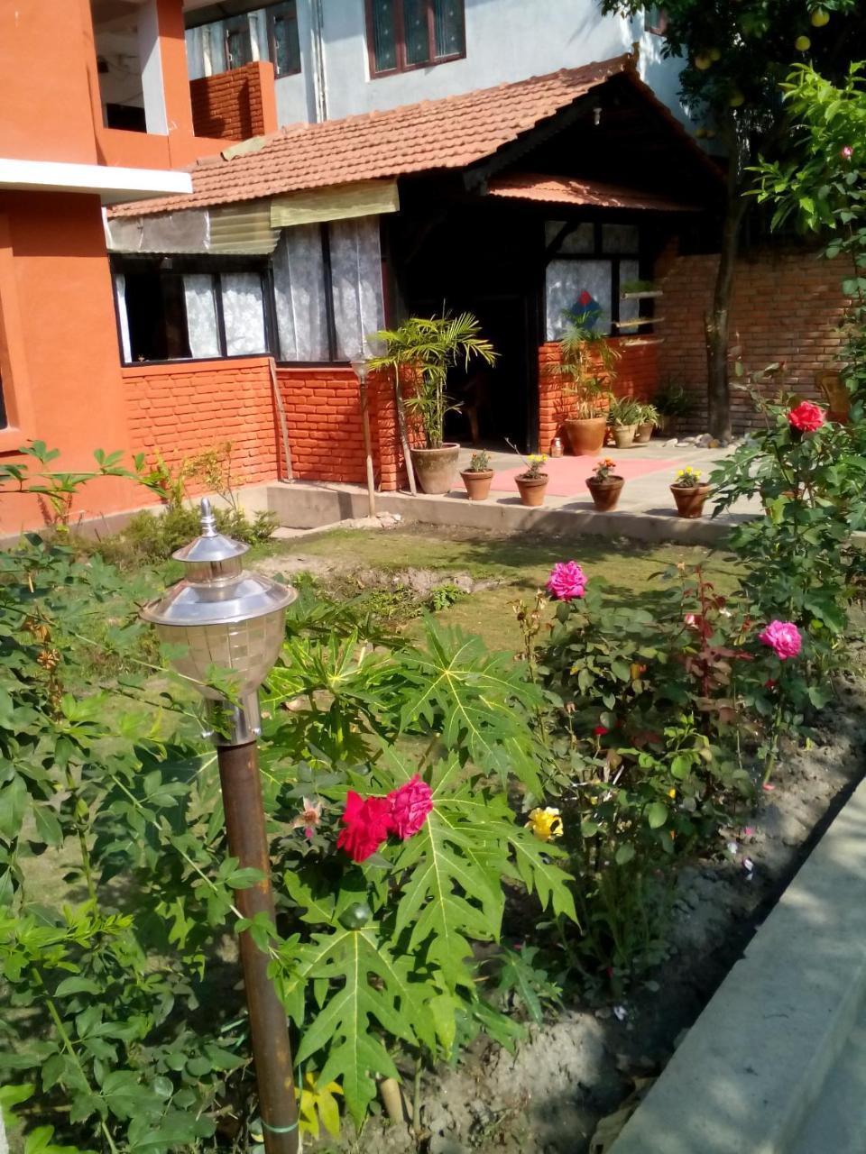Bravo Hotel Kathmandu Buitenkant foto